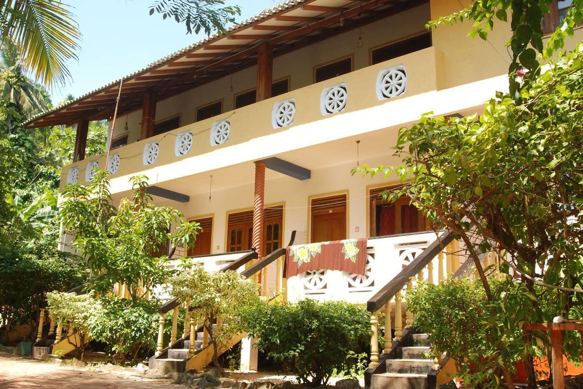 Dinu'S Resort Talaramba Esterno foto