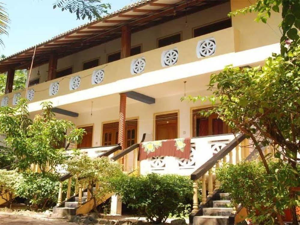 Dinu'S Resort Talaramba Esterno foto